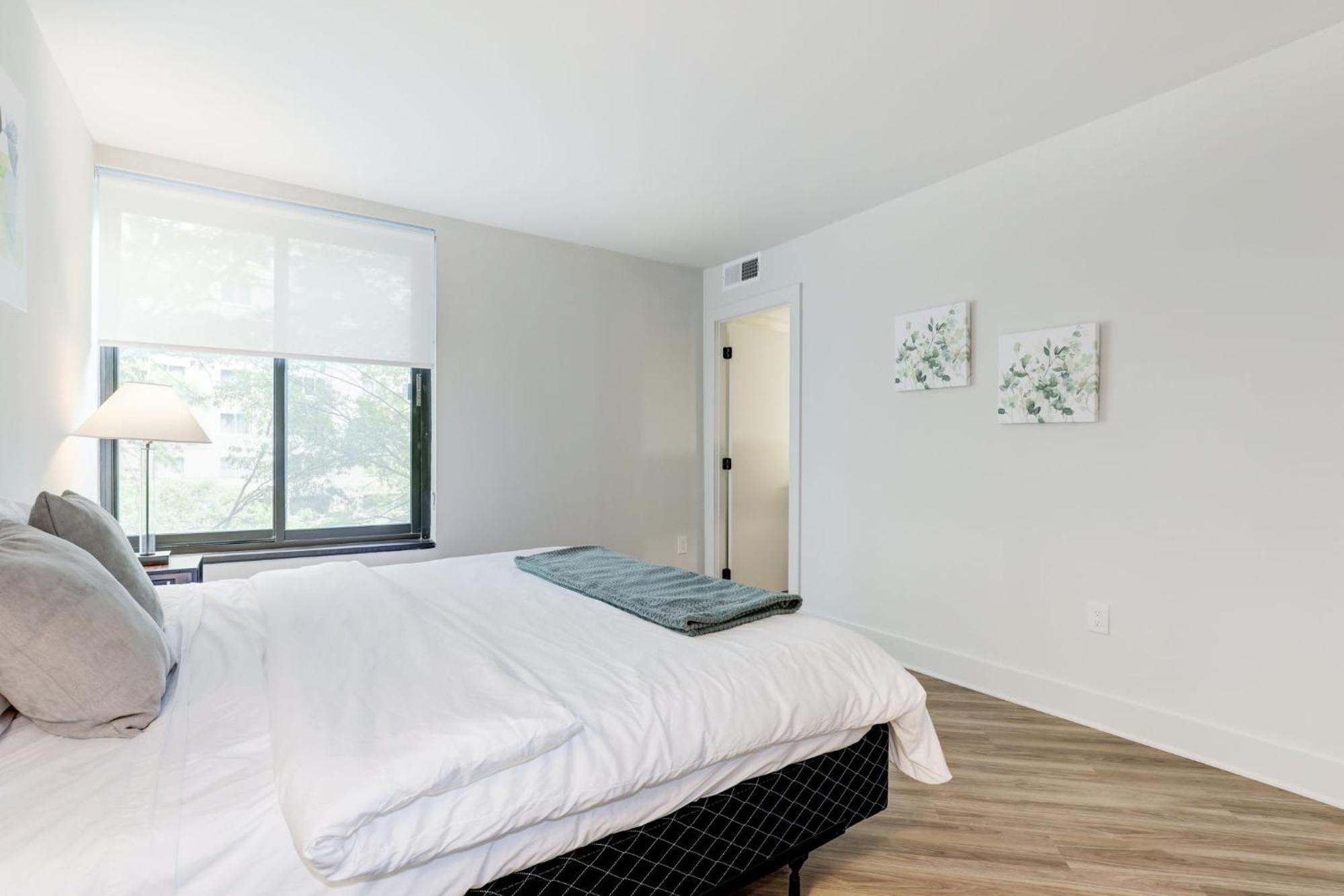 2Br Executive Apartment With Spacious Layout Arlington Exterior photo