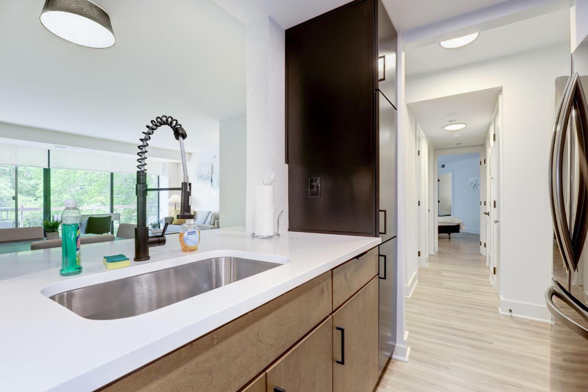 2Br Executive Apartment With Spacious Layout Arlington Exterior photo