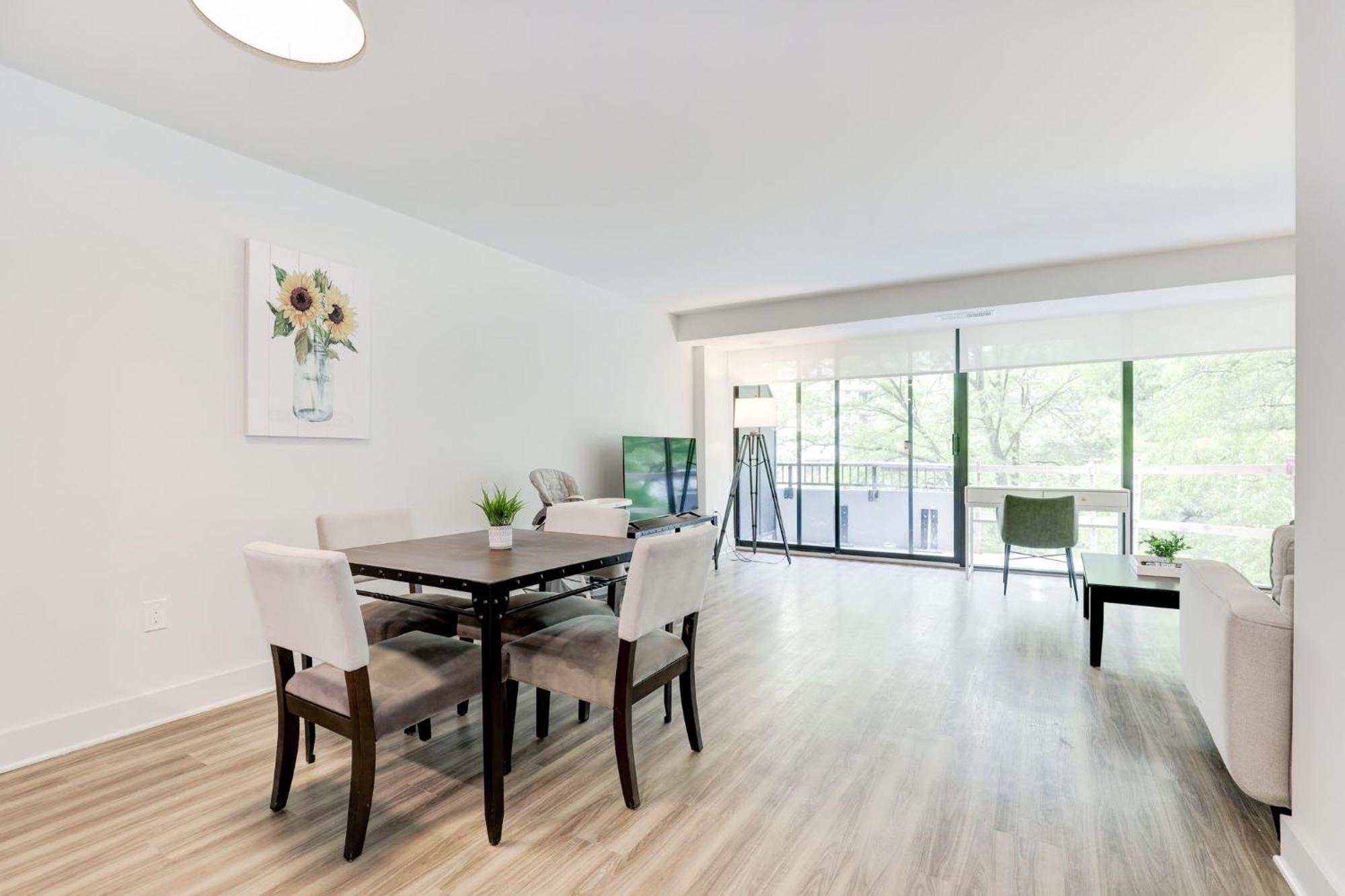 2Br Executive Apartment With Spacious Layout Arlington Exterior photo