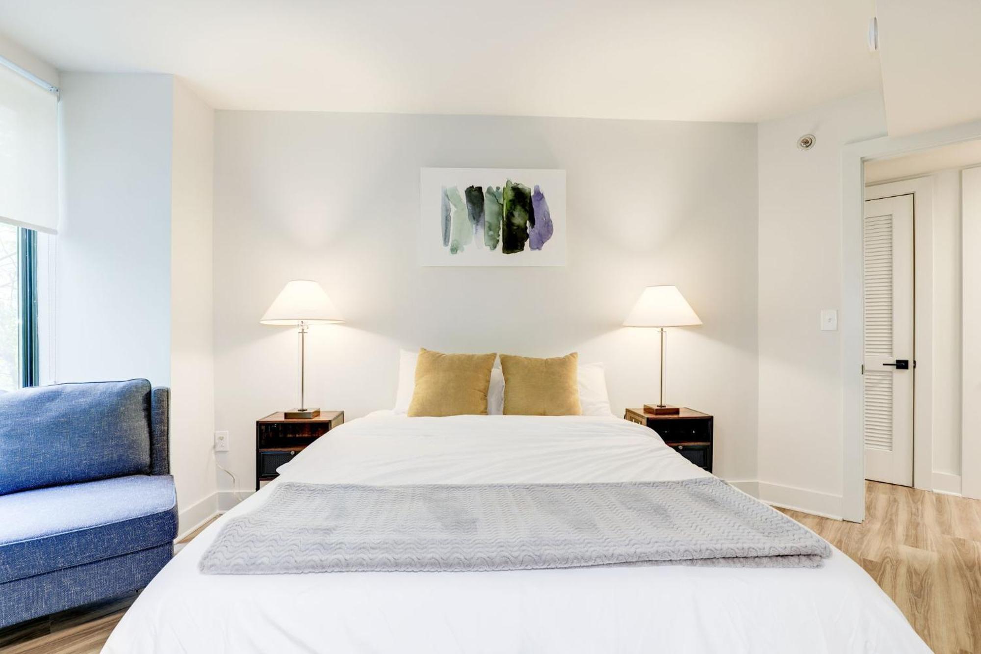 2Br Executive Apartment With Spacious Layout Arlington Exterior photo